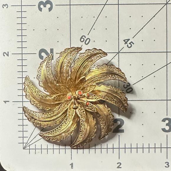 Vintage 900 silver gold vermeil filigree genuine red coral flower floral brooch - Picture 8 of 9
